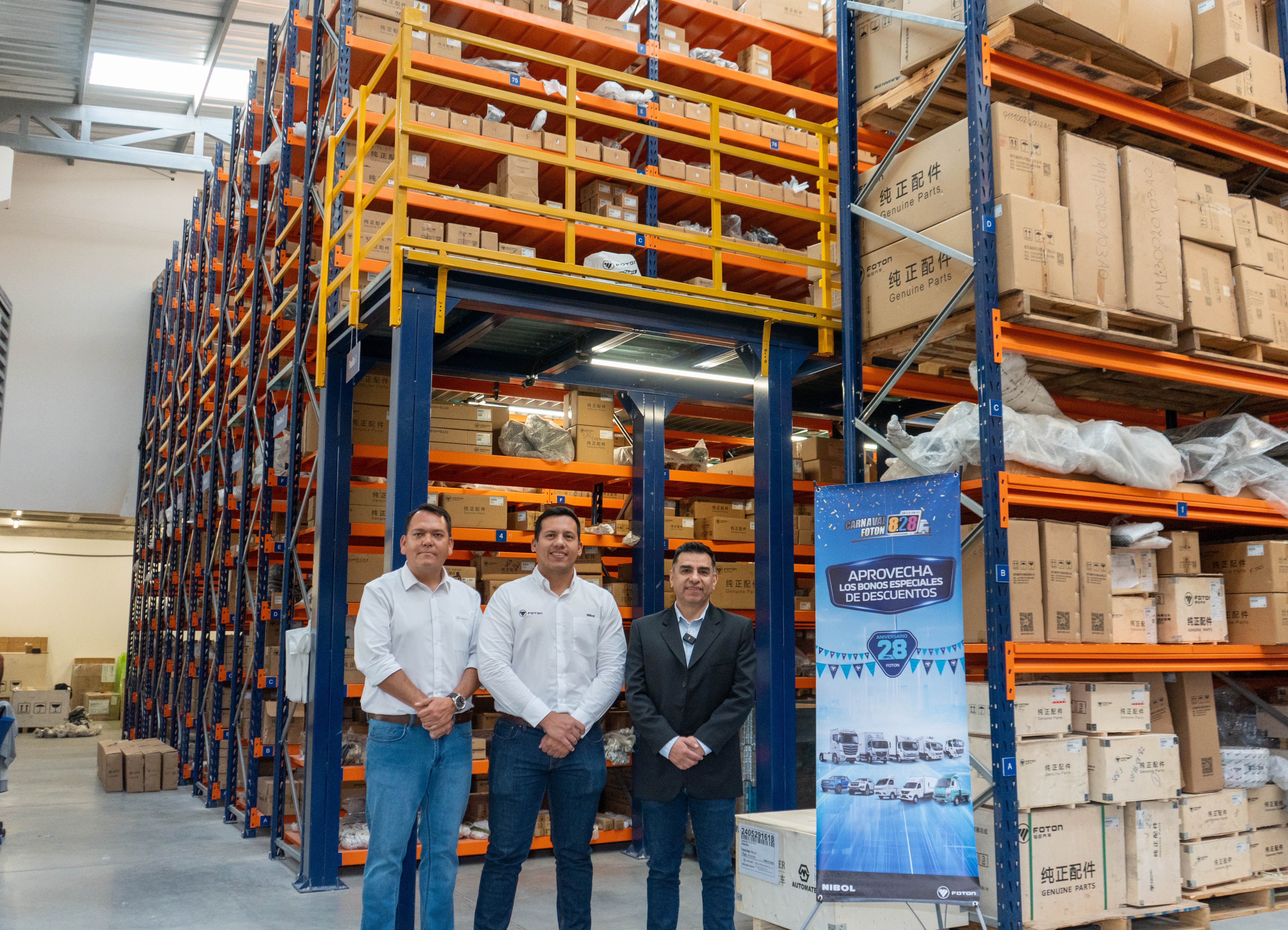 Almacen de repuestos con más de 5000 items de repuestos en stock. Rodrigo Rendon, Cesar Sandoval y Miguel Cordero