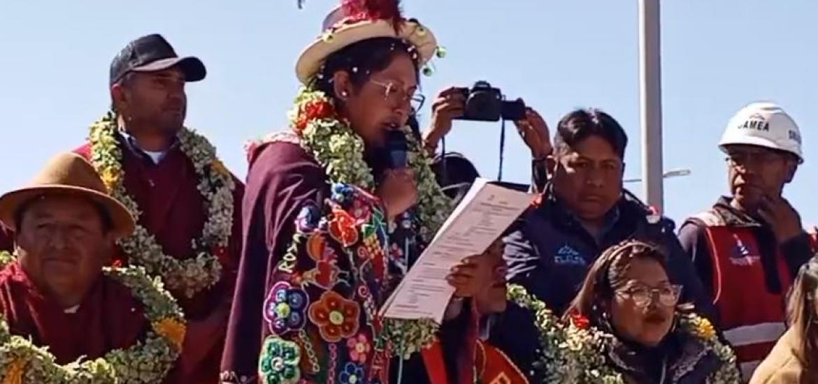 Alcaldesa de El Alto, Eva Copa, en el Distrito 8 de El Alto. Foto: Captura de video.  