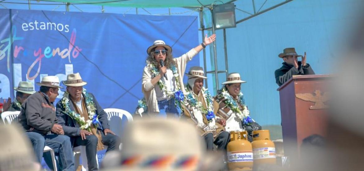 Ministra de Salud Maria Renée, en Oruro. Foto: Ministerio de Salud. 