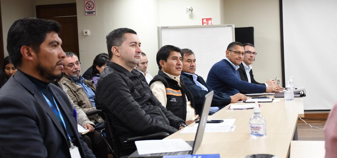 Reunión de gobernadores y Ministro de Economía. Foto: APG.