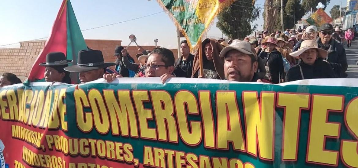 Marcha de protesta de 10 federaciones de El Alto. Foto: El Alteño/Ana Apaza. 