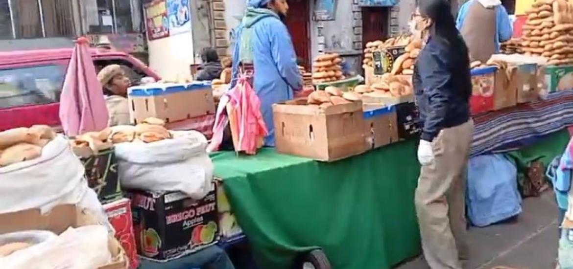 Operativo en la calle Santa Cruz. Foto: Captura de video. 