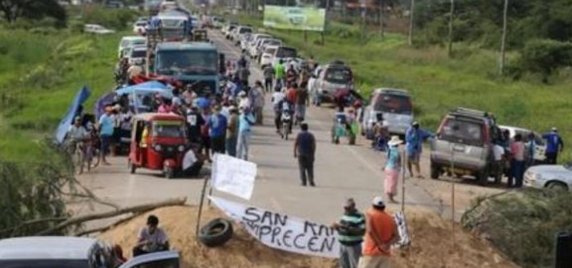 Bloqueo en San Julián en Santa Cruz. Foto: La Razón.