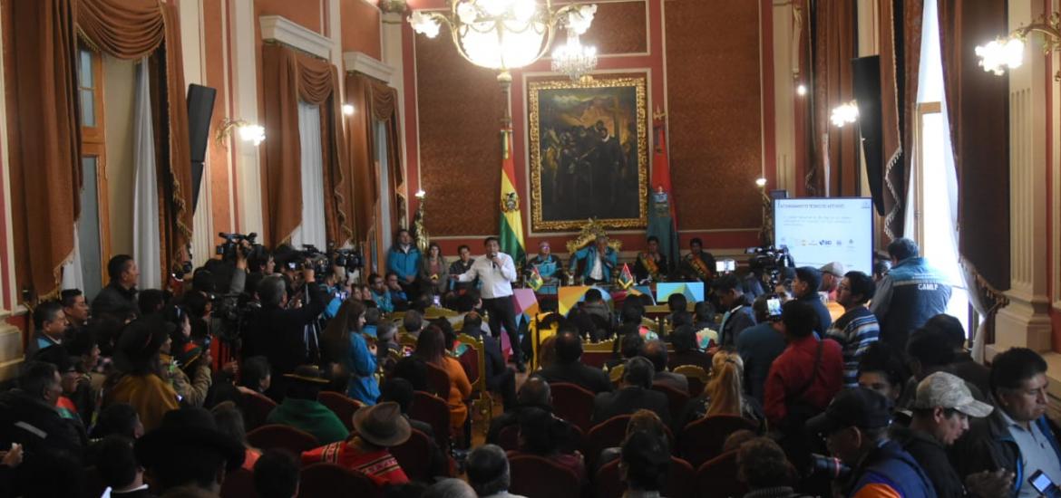 Asamblea de la paceñidad. Foto: APG.