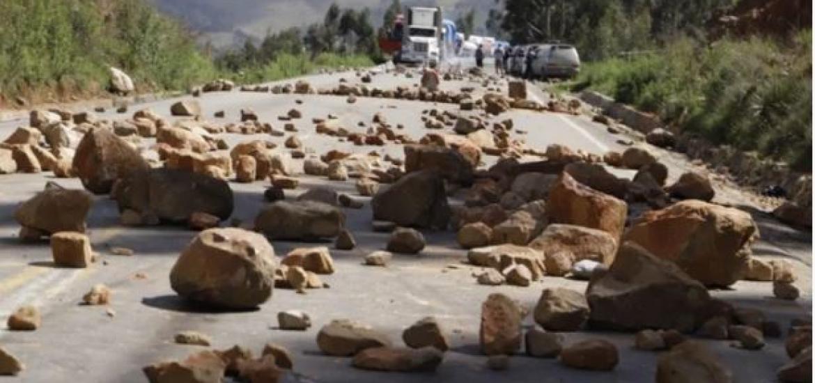 Bloqueo de caminos. Foto: APG