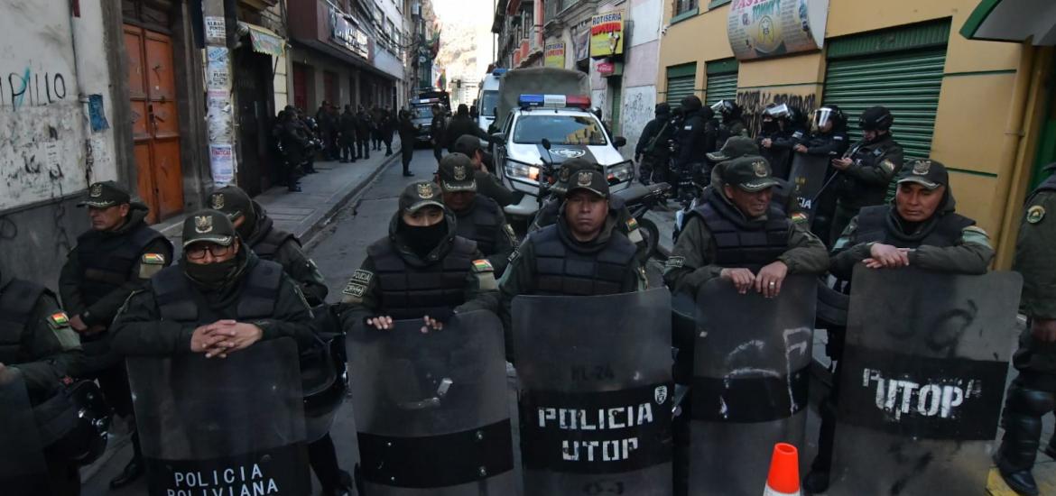 Policía desplega un fuerte resguardo. Foto: APG