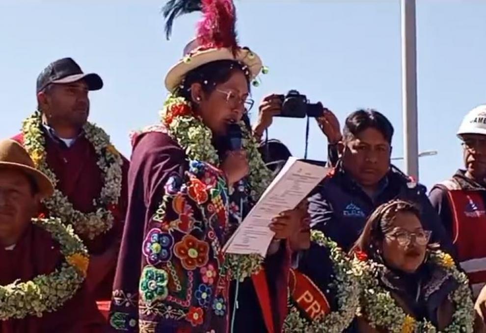 Alcaldesa de El Alto, Eva Copa, en el Distrito 8 de El Alto. Foto: Captura de video.  