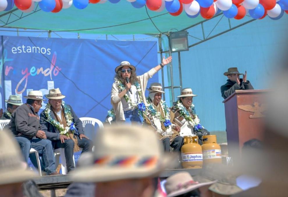 Ministra de Salud Maria Renée, en Oruro. Foto: Ministerio de Salud. 