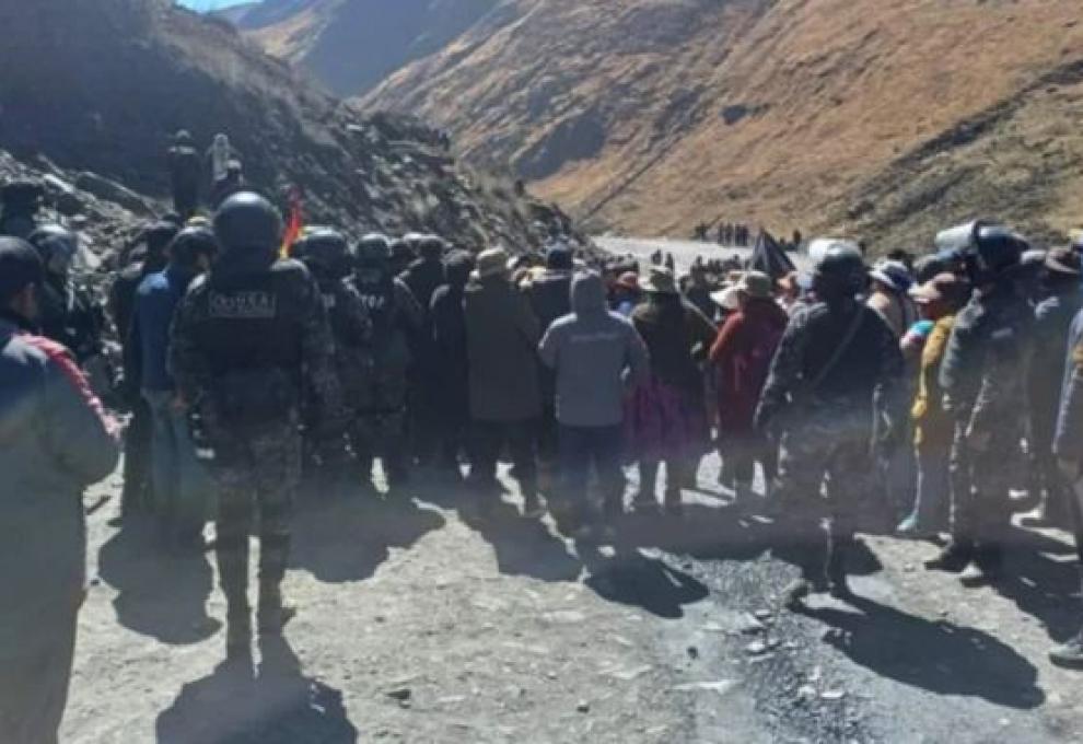 Enfrentamientos entre mineros en Sorata dejan un policía fallecido y otro herido. Foto: RRSS