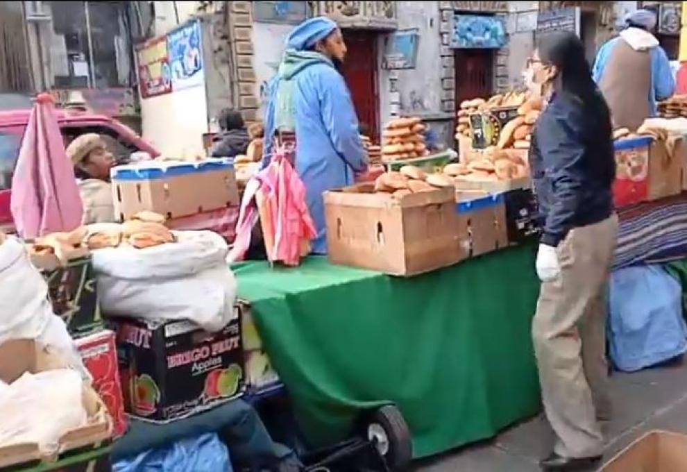 Operativo en la calle Santa Cruz. Foto: Captura de video. 