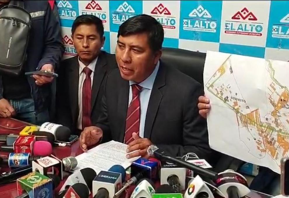 Asesor jurídico de la Alcaldía, Isaac Mauricio. Foto: Captura de video. 