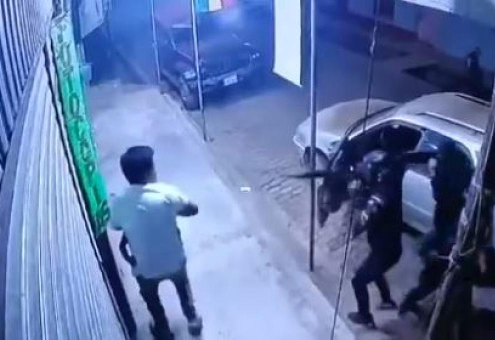 Asalto con armas en Mapiri. Foto: Captura de video. 