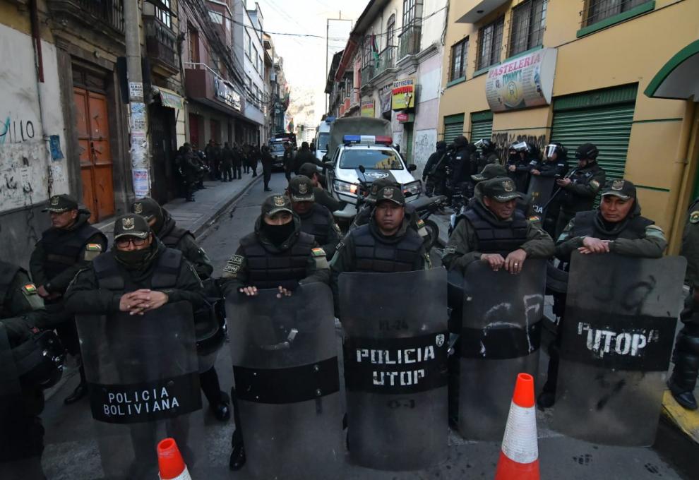 Policía desplega un fuerte resguardo. Foto: APG