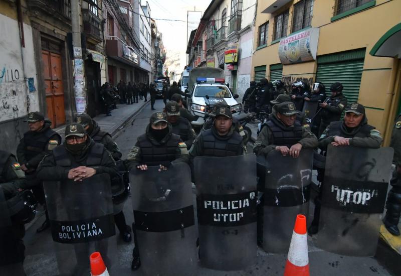 Policía desplega un fuerte resguardo. Foto: APG