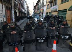 Policía desplega un fuerte resguardo. Foto: APG